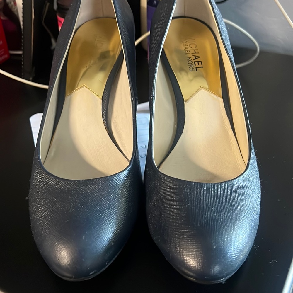 Michael kors high heal navy blue shoes 7w